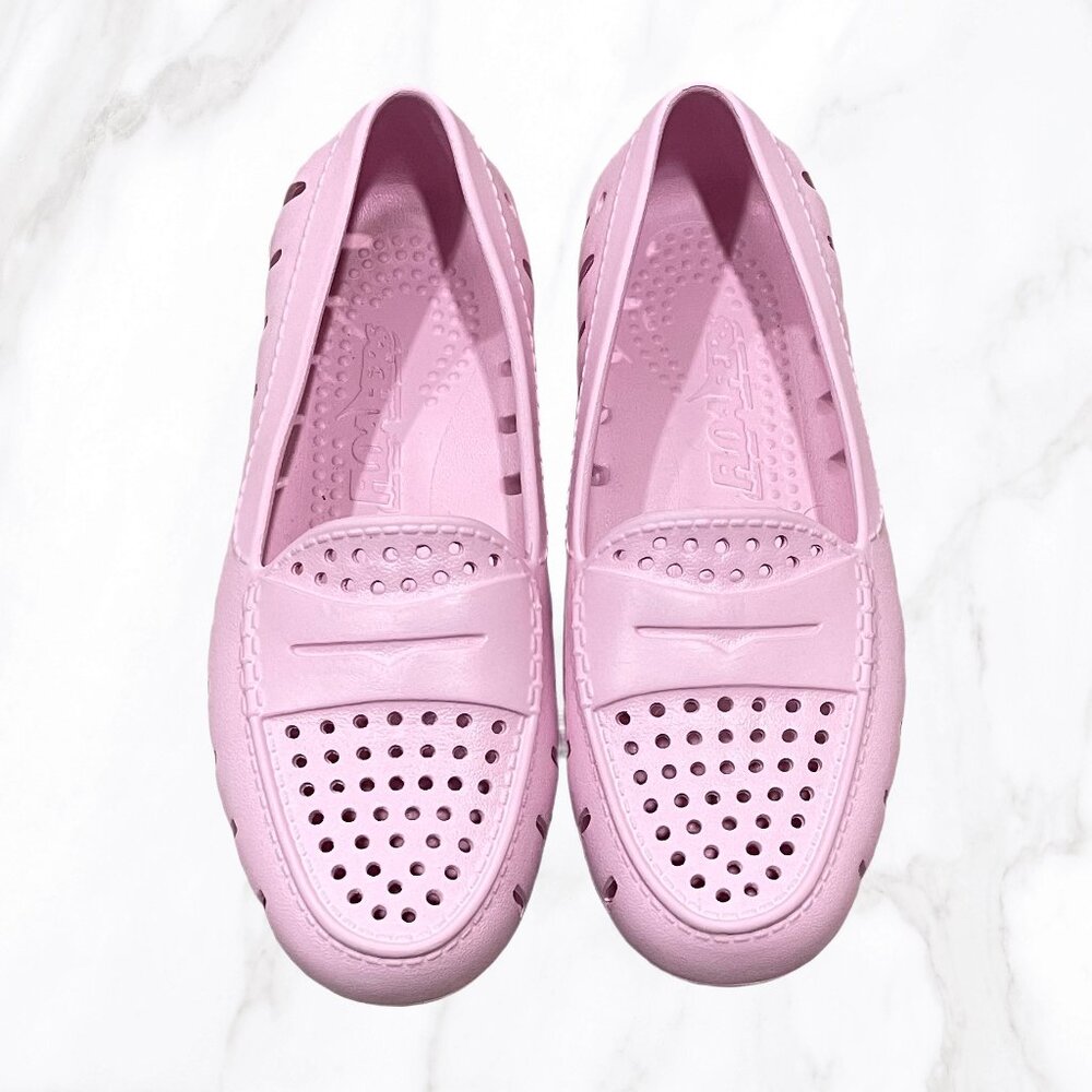 Floafers Women's Posh‎ Driver in Sweet Lilac/White, Size 6